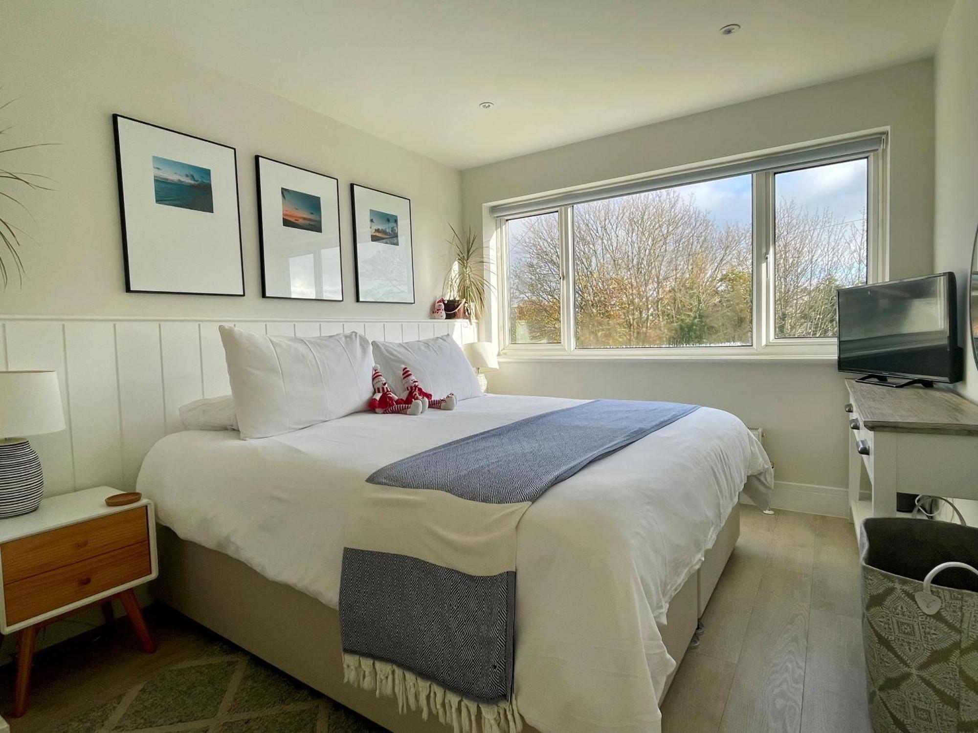 Seafeathers - Luxury Holiday Home With Sea Views Overcombe Exterior photo